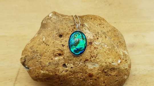 Teal Abalone pendant 18x13mm