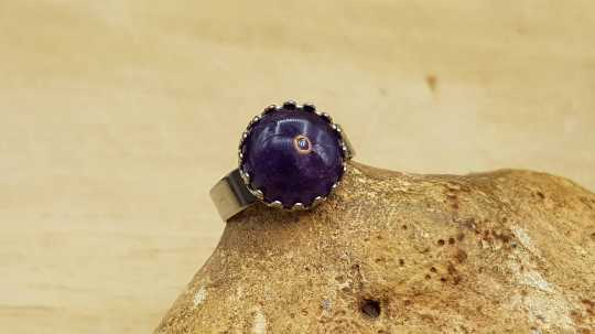 Hypoallergenic Amethyst ring