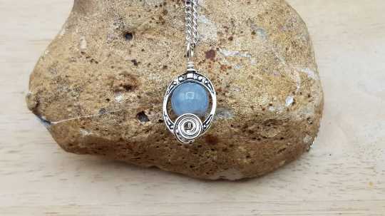 Small Aquamarine pendant