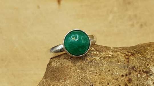 Small minimalist Emerald ring