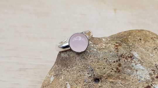 Minimalist Rose Quartz ring