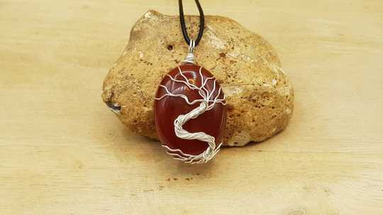 Carnelian tree of life pendant 