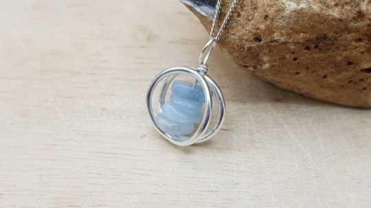 Aquamarine circle pendant