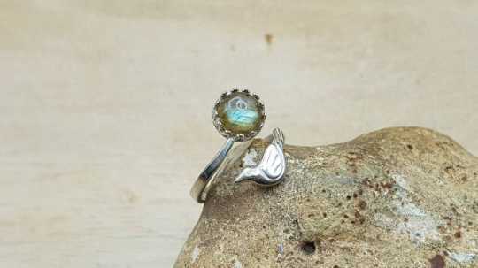 Labradorite bird ring