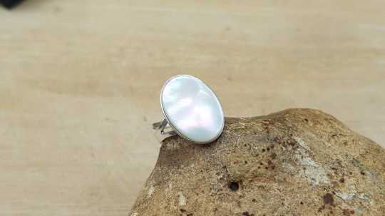 Mother of pearl ring 18mm