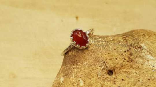 Carnelian ring 8X6mm