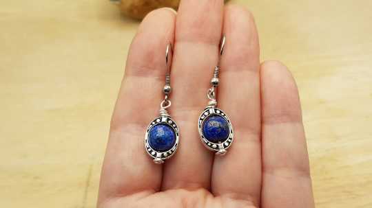 Oval frame Lapis lazuli earrings