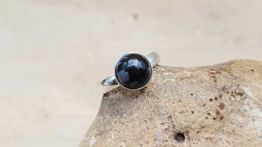Minimalist Snowflake Obsidian ring