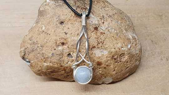 Celtic wire aquamarine pendant