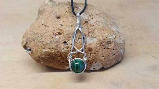 Celtic wire malachite pendant