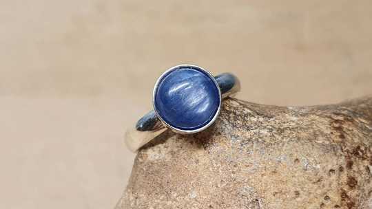 Minimalist blue kyanite ring